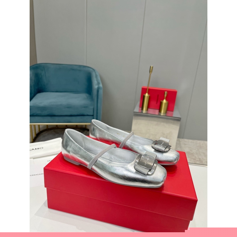 Ferragamo flat shoes